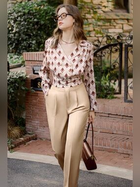 ✨ Petite Studio NYC | The Elora Blouse in Geometric Luxe ✨ NWT ✨ Size XXS